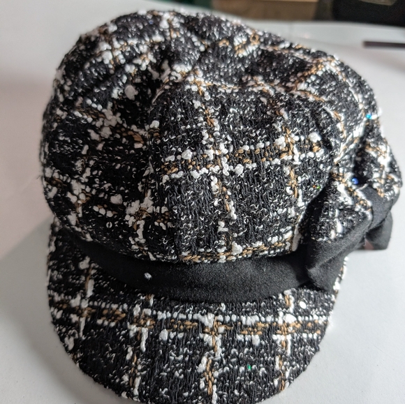 Accessories - Stylish Black Tweed Cap